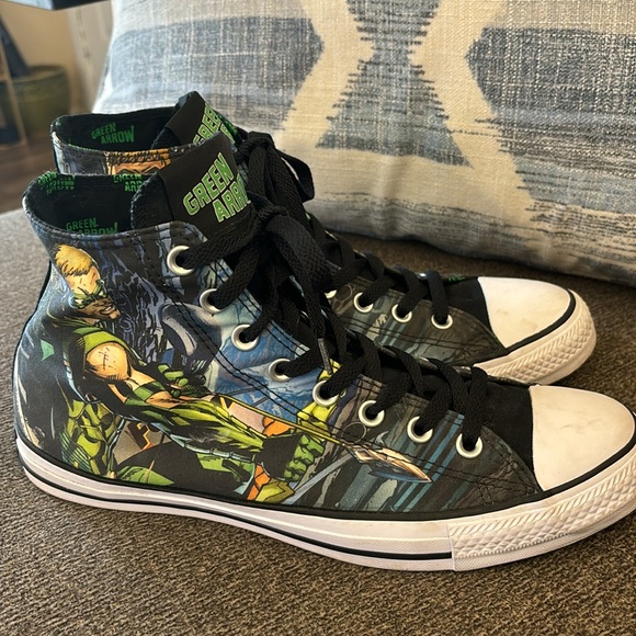 Converse
Dc Comics X Chuck Taylor All Star Arrow Sneakers Size Men 9.5 - Picture 2 of 13